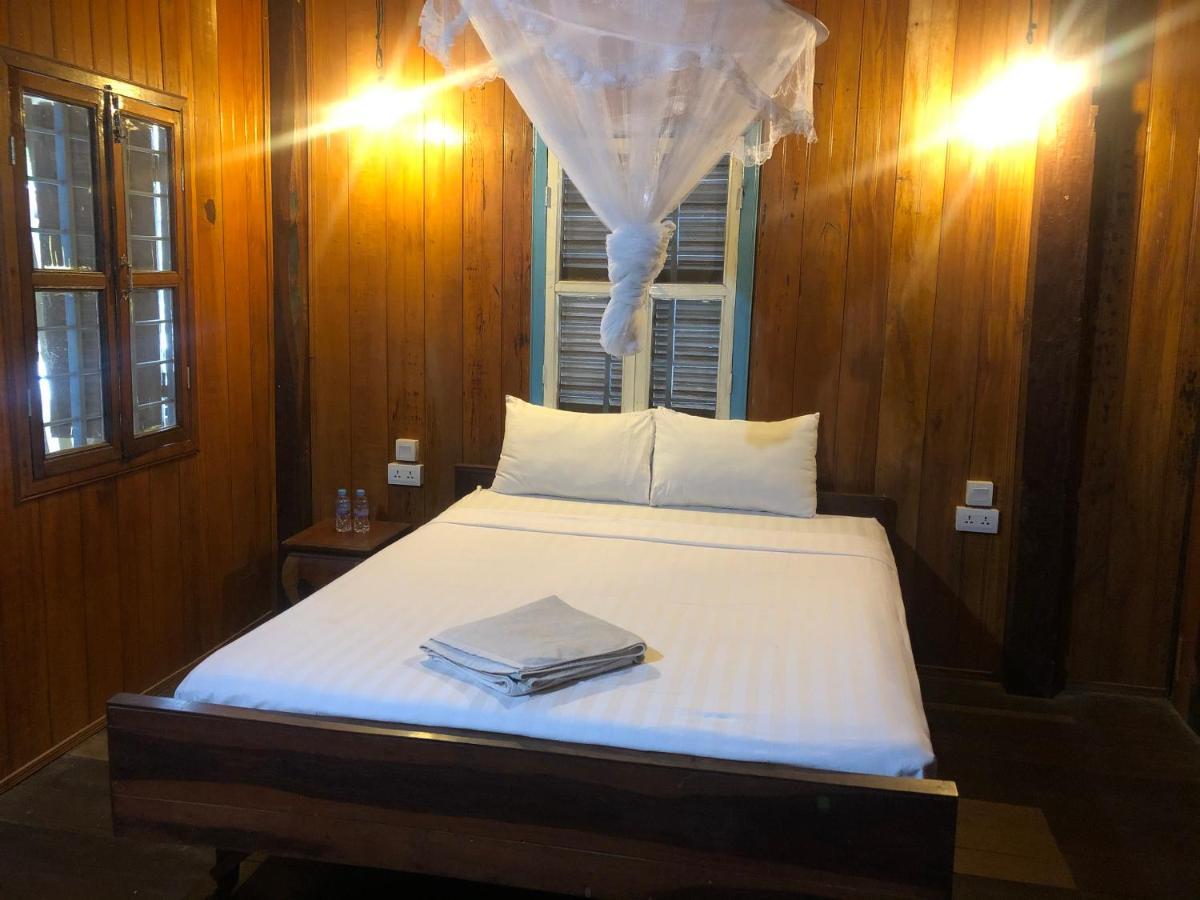 Nomad Guesthouse Kratie Extérieur photo
