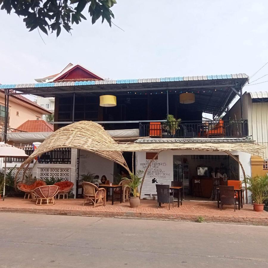 Nomad Guesthouse Kratie Extérieur photo