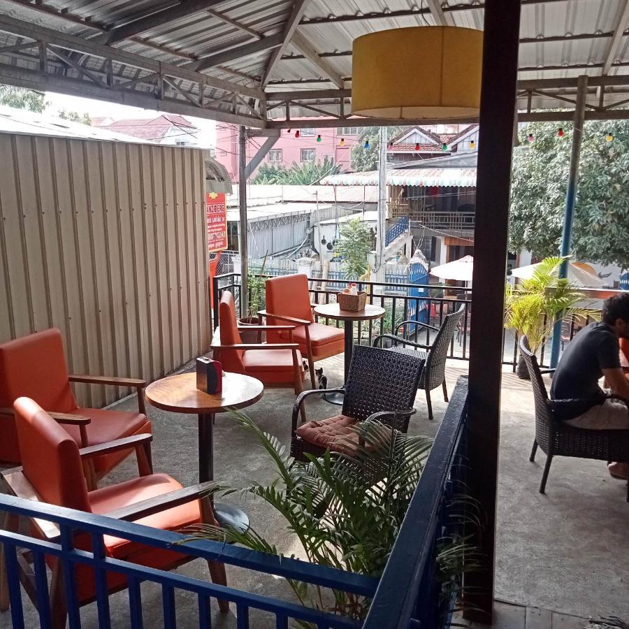 Nomad Guesthouse Kratie Extérieur photo
